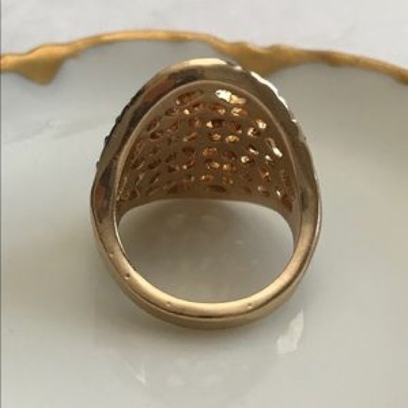 NWT Gold ‘Maya’ Ring - Picture 2 of 3